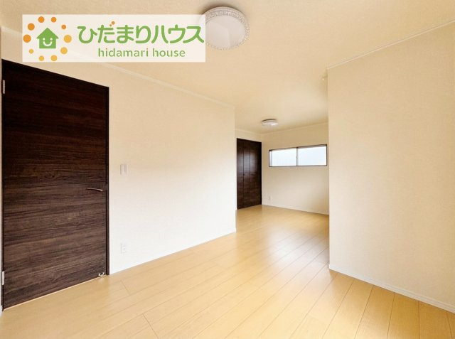 【寝室】 | つくば市自由ケ丘　中古戸建 | 大きなベッドを置いても余裕の広さの主寝室♪
