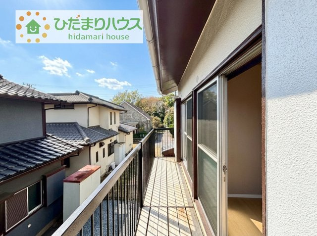 【バルコニー】 | つくば市自由ケ丘　中古戸建 | あたたかな光が差し込む、南向きのバルコニー(#^^#)