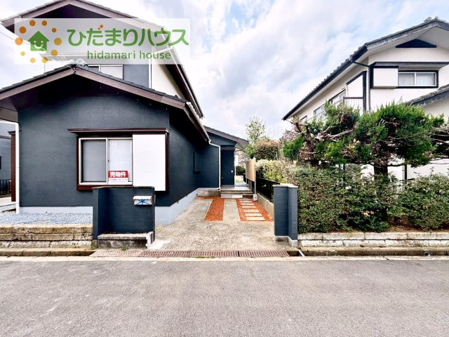 【駐車場】 | つくば市自由ケ丘　中古戸建 | ご家族でお車に乗る方に！駐車場2台分あります！