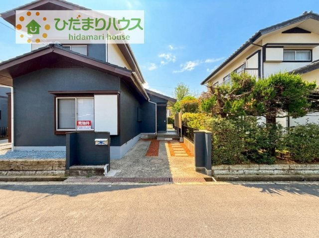 【駐車場】 | つくば市自由ケ丘　中古戸建 | ご家族でお車に乗る方に！駐車場2台分あります！