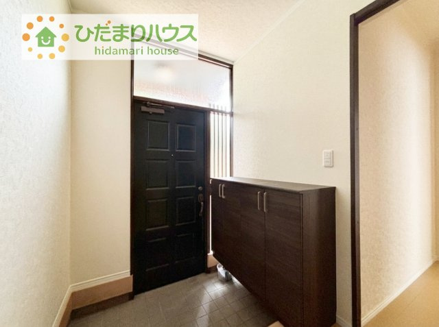 【玄関】 | つくば市自由ケ丘　中古戸建 | 丁度良い靴箱のサイズ♪これだけあれば家族全員の靴がしまえてスッキリ(^O^)