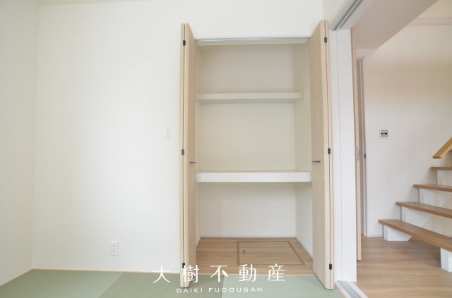 【和室】 | 綾瀬市上土棚中6丁目　新築戸建て　全１棟【仲介手数料無料】 | 1階　和室（4.5帖）クローゼット