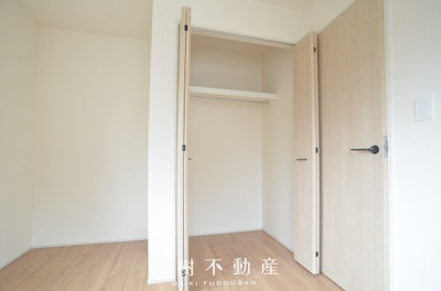 【洋室】 | 綾瀬市上土棚中6丁目　新築戸建て　全１棟【仲介手数料無料】 | 2階　洋室3（5.25帖）クローゼット