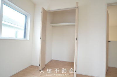 【洋室】 | 綾瀬市上土棚中6丁目　新築戸建て　全１棟【仲介手数料無料】 | 2階　洋室4（5.25帖）クローゼット