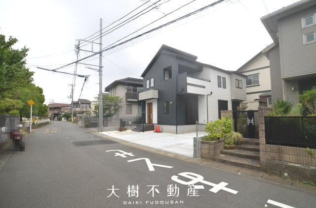 【前面道路含む現地写真】 | 綾瀬市上土棚中6丁目　新築戸建て　全１棟【仲介手数料無料】