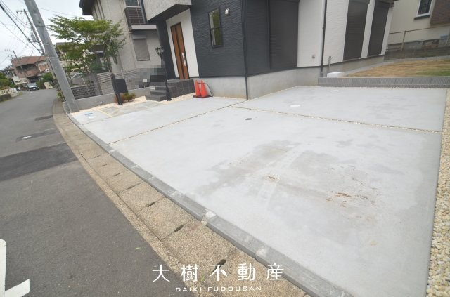 【駐車場】 | 綾瀬市上土棚中6丁目　新築戸建て　全１棟【仲介手数料無料】