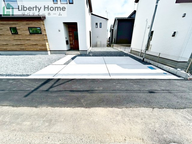 日立市諏訪町1期　2号棟　新築戸建の駐車場