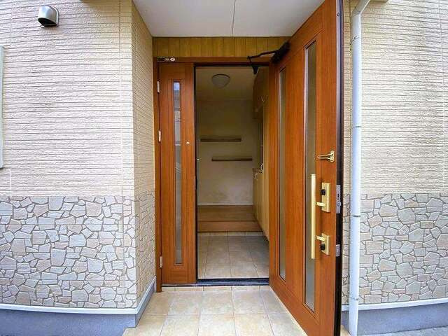 【利便性◎】高知市新屋敷　中古一戸建ての玄関