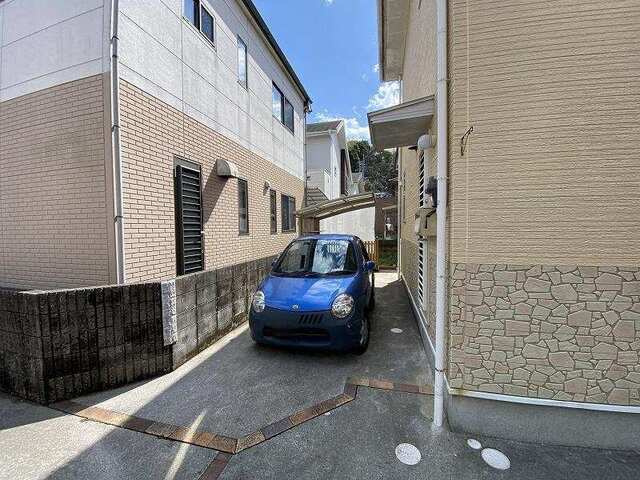 【利便性◎】高知市新屋敷　中古一戸建ての駐車場|２台駐車可能です☆