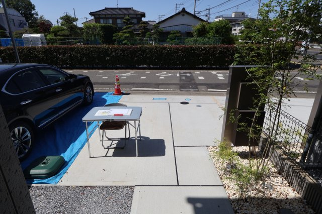 《仲介手数料無料》上尾市大字上20-8新築一戸建てブルーミングガーデンの駐車場