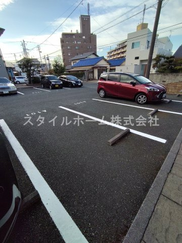 ラ・フィーネ曙　Ａ棟の駐車場