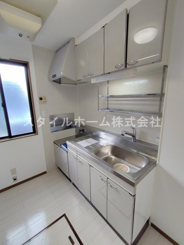 ラ・フィーネ曙　Ａ棟のキッチン