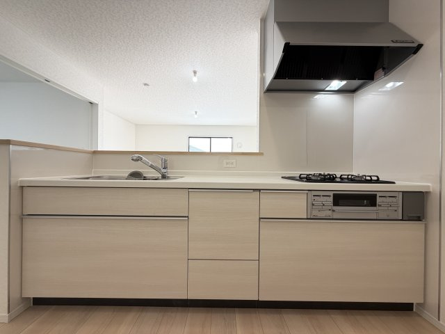 宜野湾市上原　第2（全3棟）ラスト2号棟のキッチン|2号棟　使いやすいシステムキッチン♪