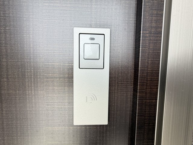 宜野湾市上原　第2（全3棟）ラスト2号棟の玄関|2号棟　スマートキー付き♪