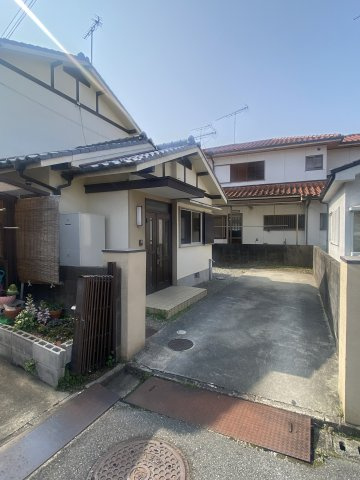 書写一戸建の駐車場