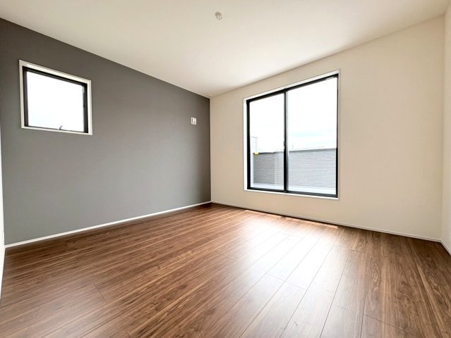 リーブルガーデン　岐阜市中川原第4　全3区画分譲の寝室|すべての居室にはたっぷり収納できる大型のクローゼット、各室に２４時間換気システムを設置しています。
排気ファンから低風量で24時間強制排気し、家の中の空気をいつも新鮮に保ちます。
