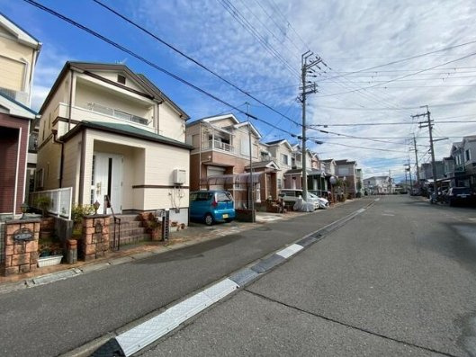 岩出市北大池の前面道路含む現地写真