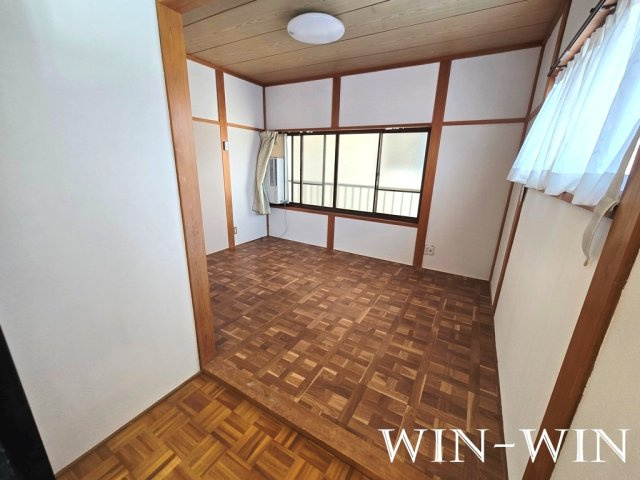 安井様貸家の洋室
