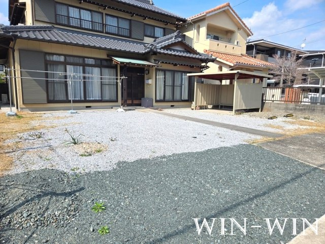 安井様貸家の駐車場
