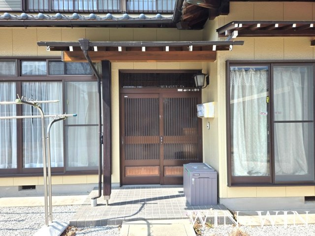 安井様貸家のエントランス
