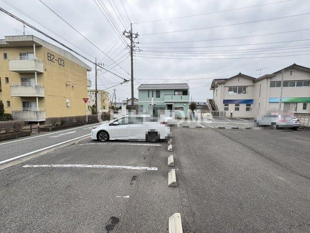 ラ・アムールの駐車場|当社、チルホームのHPもご覧ください(^^)/物件情報多数♪