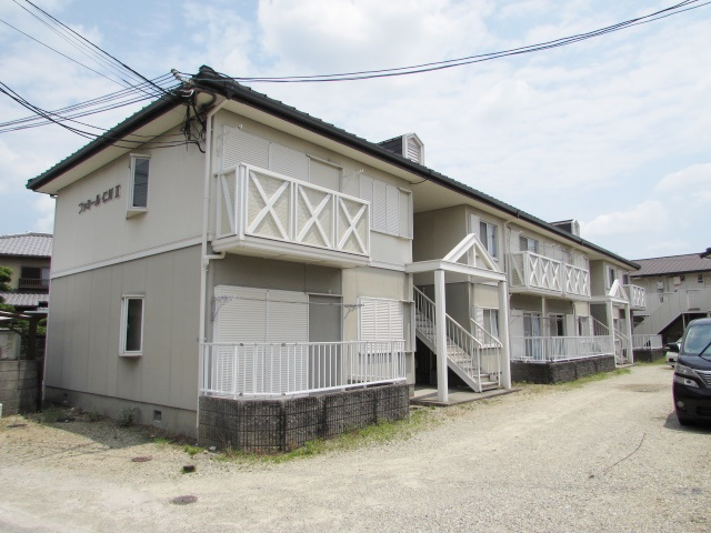 宝塚市鹿塩２丁目のアパートの外観|外はこのようになっています