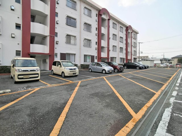 第二ヤギビルの駐車場