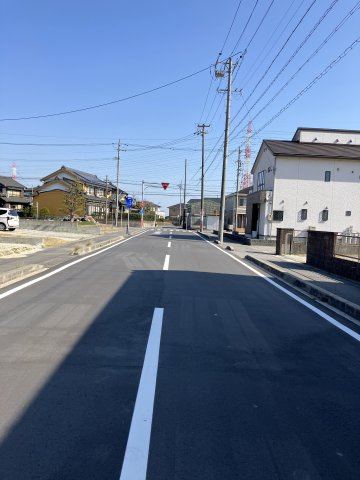 碧南市権現町２丁目の前面道路含む現地写真