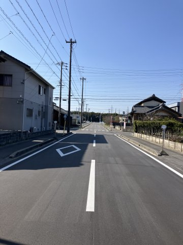 碧南市権現町２丁目の前面道路含む現地写真