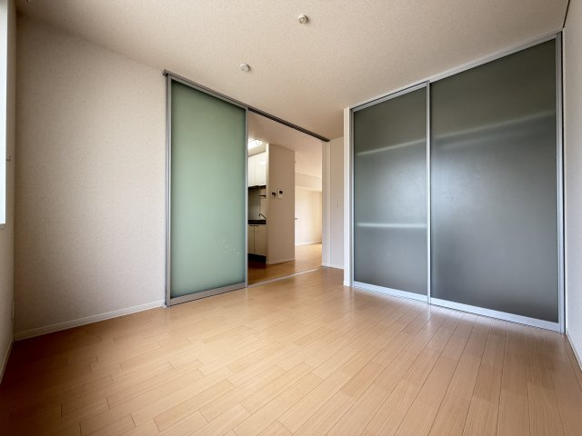 メゾンヨコマチの洋室