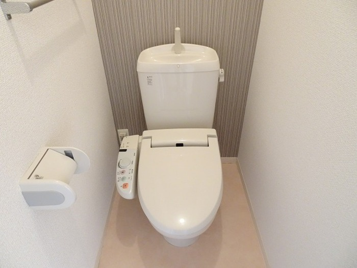 イルソーレのトイレ|落ち着いた色調のトイレです