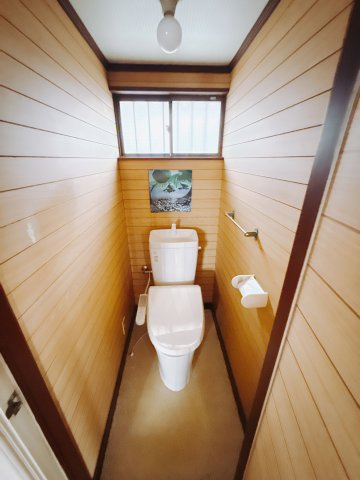 【中古戸建】高崎市剣崎町1期のトイレ|■トイレ｜窓付きなので常に換気もでき、綺麗保てます♪