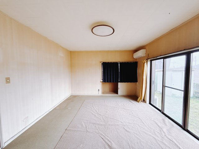 【中古戸建】高崎市剣崎町1期の居間・リビング|■リビング｜家族でゆったりくつろげる、居心地の良いリビング♪賃貸と違って、テレビや音楽の音を気にしなくて良いことが嬉しいですね(*＾＾*)
