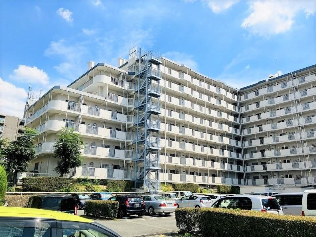 第二西緑ヶ丘スカイハイツの駐車場|駐車スペースもあります