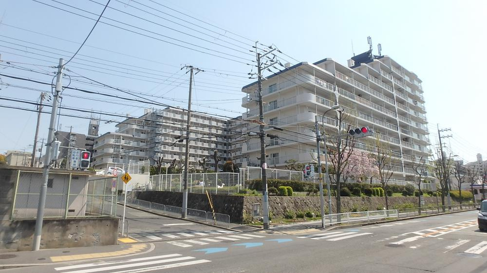 第二西緑ヶ丘スカイハイツの外観|外はこのようになっています