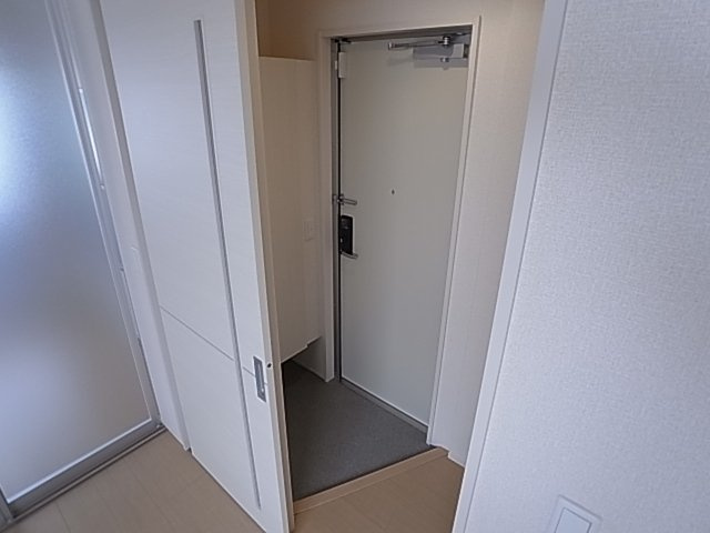 神戸市兵庫区中道通８丁目のアパートの玄関