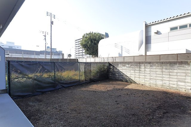 【庭】 | 今福スカイハイツ | 西向き、広々専用庭付きです☆