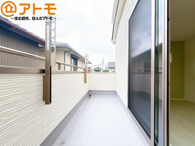 【バルコニー】 | 葵区瀬名川3丁目　新築戸建　全1棟 | 陽当りの良いバルコニーはお洗濯物はもちろんお布団もふかふかになります♪