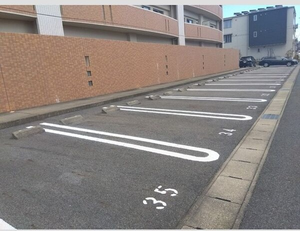 M・不動の駐車場