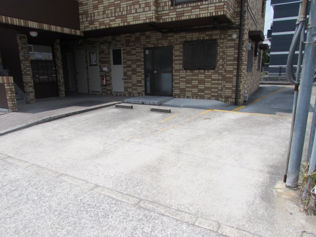 サン鹿塩の駐車場|駐車場に車を止められます