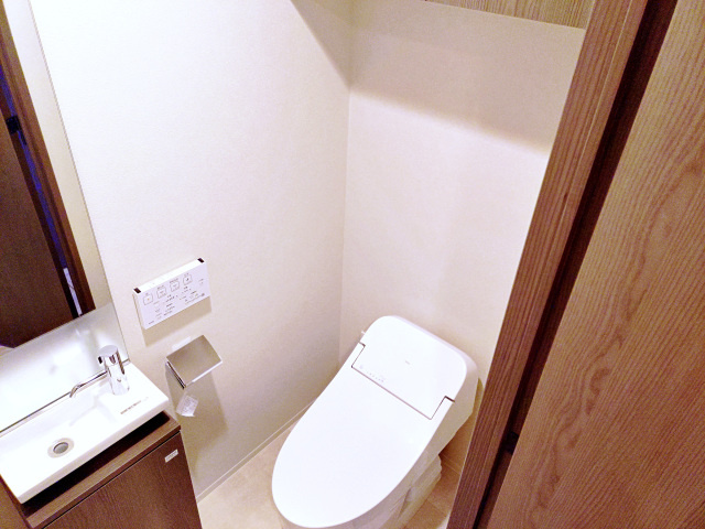 【トイレ】THE　HIROSHIMA　FRONT