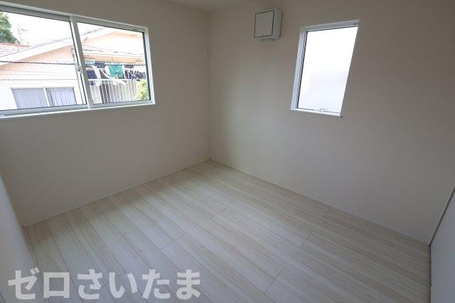 《仲介手数料無料》上尾市大字瓦葺1476-5新築一戸建てリナージュの洋室|2階 5.25帖