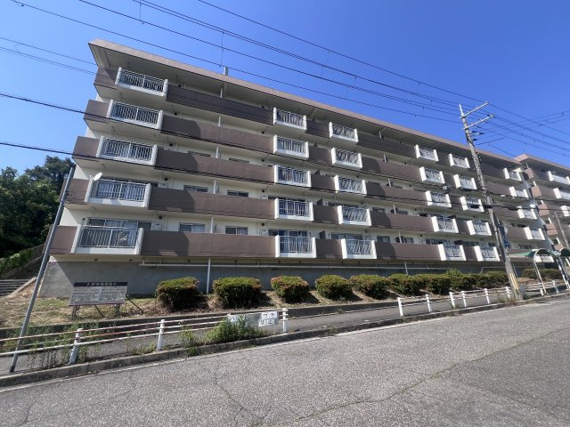 ロイヤルマンション1号棟の外観