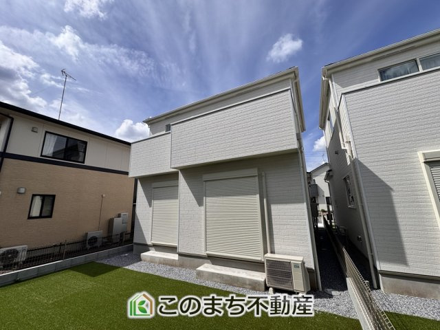 ハートフルタウン宇都宮市簗瀬町2542番の外観|建物完成につき内覧可能です！
飽きのこないシンプルな外観と
閑静な住宅街は永住の地にピッタリです♪