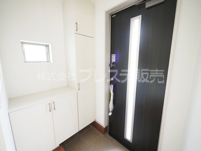 【玄関】 | 奈良市柏木町の新築一戸建 全３区画 | 現地写真（２号地玄関）