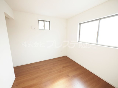 【洋室】 | 奈良市柏木町の新築一戸建 全３区画 | 現地写真（２号地２階洋室）