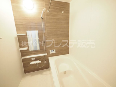 【浴室】 | 奈良市柏木町の新築一戸建 全３区画 | 現地写真（２号地浴室）浴室暖房乾燥機を標準装備！