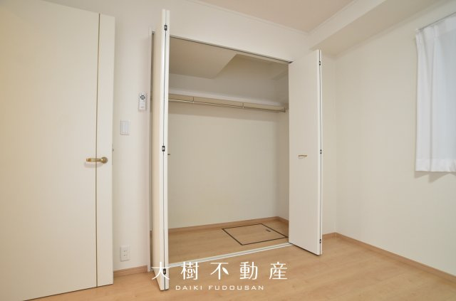 【洋室】 | 海老名市上郷1丁目　中古戸建て【仲介手数料無料】 | 1階　洋室1（7.0帖）クローゼット