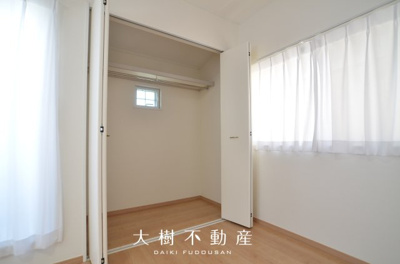 【洋室】 | 海老名市上郷1丁目　中古戸建て【仲介手数料無料】 | 3階　洋室2（8.0帖）クローゼット