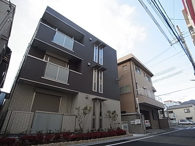 神戸市兵庫区荒田町３丁目のアパートの外観